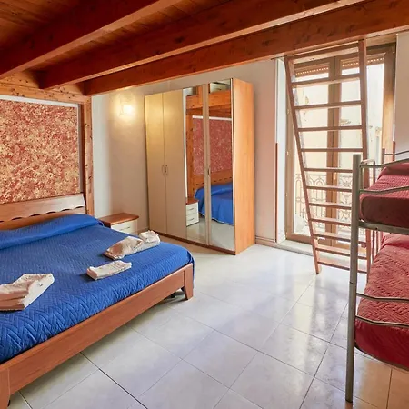 Πανσιόν Centro Storico 3*